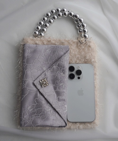 et.UNiVER(エトユニベール)の「Fur accessory bag(トートバッグ・レディース・ブラック/ベージュ・FREE)」の3枚目の写真