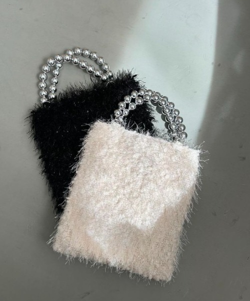et.UNiVER(エトユニベール)の「Fur accessory bag(トートバッグ・レディース・ブラック/ベージュ・FREE)」の10枚目の写真