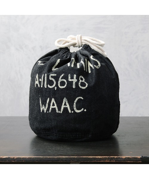 WAIPER.inc（ワイパーインク）の「米軍 1940's U.S.ARMY M-37 デニムバラック パーソナルエフェクツバッグ MADE OF”KAIHARA DENIM”WAIPER.inc【WP1040】（ショルダーバッグ・メンズ・インディゴブルー/ブラック・ONE SIZE）」の2枚目の写真