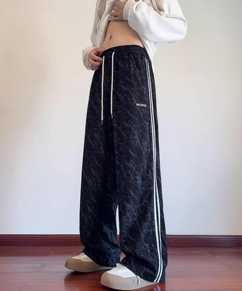 MGV(エムジーヴィー)の「サイドライン総柄ワイドパンツ(その他パンツ・メンズ・ブラック/グリーン/ピンク・MEDIUM/LARGE/X-LARGE)」の6枚目の写真