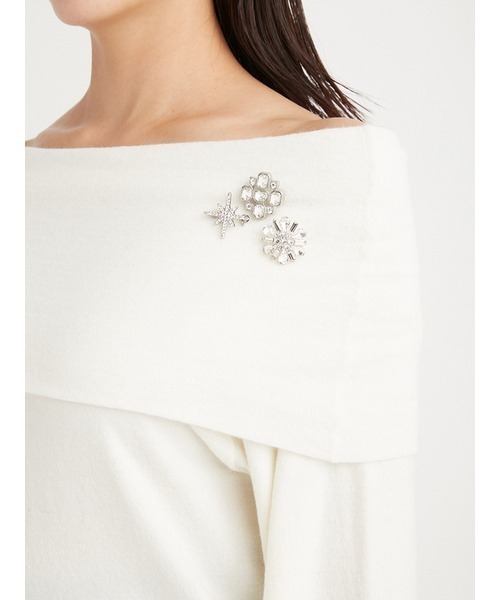 CELFORD（セルフォード）の「ブローチセットオフショルプルオーバー