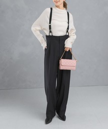 サスペンダーパンツ」に該当するレディースのその他パンツファッション