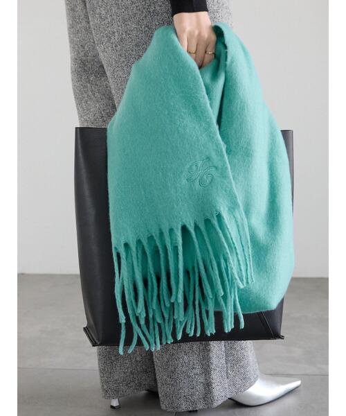 Te chichi(テチチ)の「ワンポイント刺繍マフラー(ストール/ショール・レディース・オフホワイト/グレー/ブラック/ミント・F)」の4枚目の写真