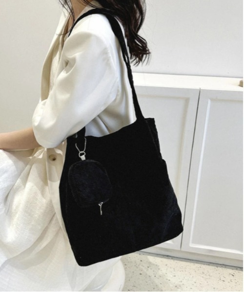 by LEGNA(バイレグナ)の「肩掛けも手提げも可能な2WAY コーデュロイトートバッグ(トートバッグ・レディース・ホワイト/ブラック/グリーン・FREE)」の6枚目の写真
