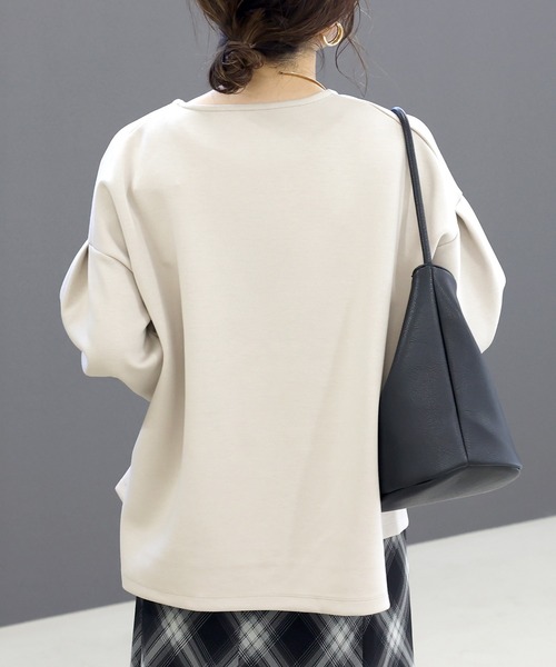 Aletta vita(アレッタビータ)の「ダンボール袖タックボートネックプルオーバー(Tシャツ/カットソー・レディース・オフホワイト/ブラック/ベージュ・FREE)」の8枚目の写真