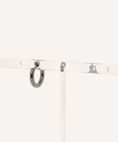 4℃ HOMME+(ヨンドシーオムプラス)の「シルバー フープ ピアス(ピアス(両耳用)・メンズ・ブラック・FREE)」の10枚目の写真
