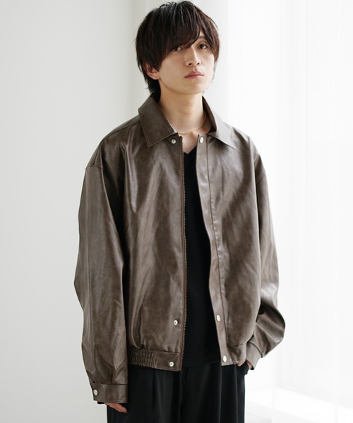 MinoriTY（マイノリティ）の「【MinoriTY】シンセティッククラシックPUレザービッグブルゾン ショート丈 レザージャケット フィールドジャケット ミリタリー メンズ 革ジャン 革ジャケット（ブルゾン・メンズ・ブラウン/チャコール・S/M/L）」の10枚目の写真