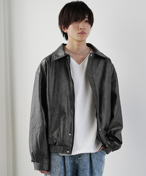 MinoriTY（マイノリティ）の「【MinoriTY】シンセティッククラシックPUレザービッグブルゾン ショート丈 レザージャケット フィールドジャケット ミリタリー メンズ 革ジャン 革ジャケット（ブルゾン・メンズ・ブラウン/チャコール・S/M/L）」の5枚目の写真