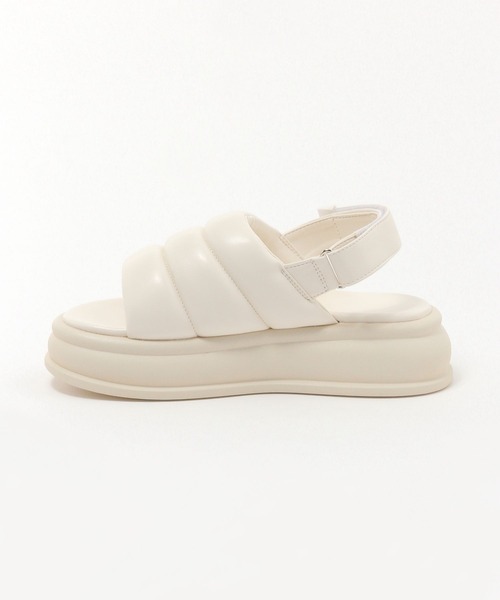 repipi armario（レピピ アルマリオ）の「パフィーサンダル（サンダル・キッズ・アイボリー/その他・SMALL/LARGE/MEDIUM）」の10枚目の写真