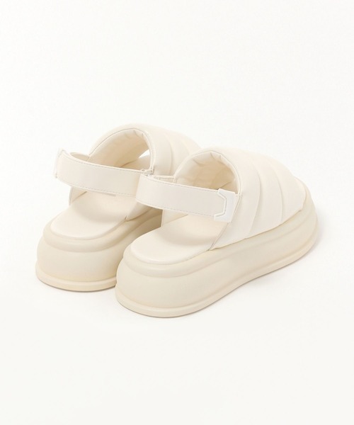 repipi armario（レピピ アルマリオ）の「パフィーサンダル（サンダル・キッズ・アイボリー/その他・SMALL/LARGE/MEDIUM）」の12枚目の写真