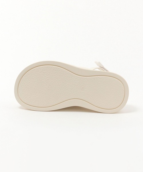 repipi armario（レピピ アルマリオ）の「パフィーサンダル（サンダル・キッズ・アイボリー/その他・SMALL/LARGE/MEDIUM）」の13枚目の写真