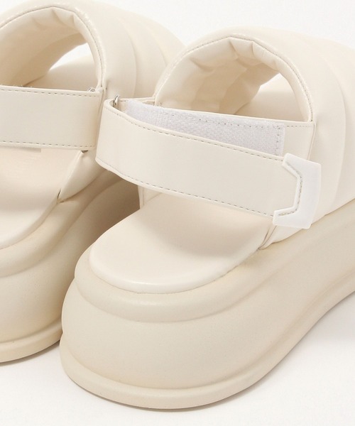 repipi armario（レピピ アルマリオ）の「パフィーサンダル（サンダル・キッズ・アイボリー/その他・SMALL/LARGE/MEDIUM）」の16枚目の写真