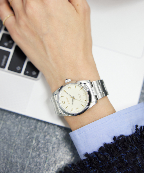 IENA（イエナ）の「《WEB限定/追加5》SEIKO Exclusive HIROB*IENA(ivory)（アナログ腕時計・レディース・シルバー・FREE）」の3枚目の写真