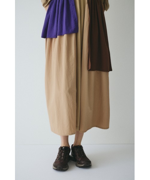 HeRIN.CYE（ヘリンドットサイ）の「Tuck sleeve docking dress  タック スリーブ ドッキング ドレス（ワンピース・レディース・ブルー系その他/ベージュ系その他/ブラック・38/36）」の5枚目の写真