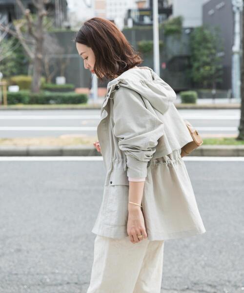 URBAN RESEARCH DOORS(アーバンリサーチドアーズ)の「ナイロンマウンテンパーカー(マウンテンパーカー・レディース・ライトブルー/ブラック/ライトベージュ・MEDIUM)」の14枚目の写真