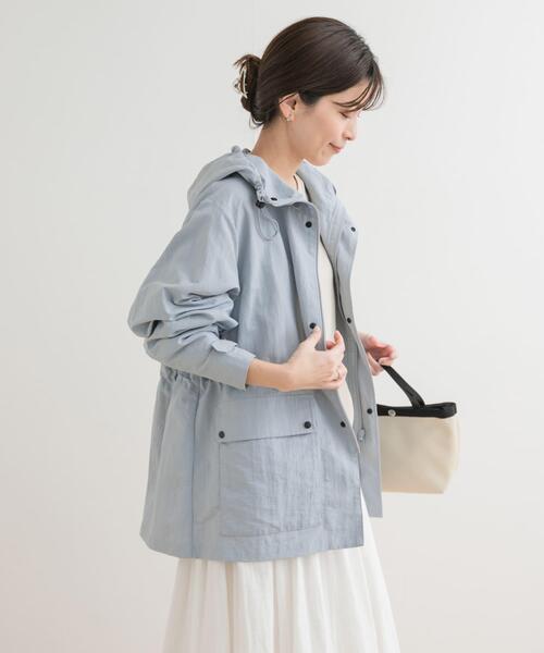 URBAN RESEARCH DOORS(アーバンリサーチドアーズ)の「ナイロンマウンテンパーカー(マウンテンパーカー・レディース・ライトブルー/ブラック/ライトベージュ・MEDIUM)」の22枚目の写真