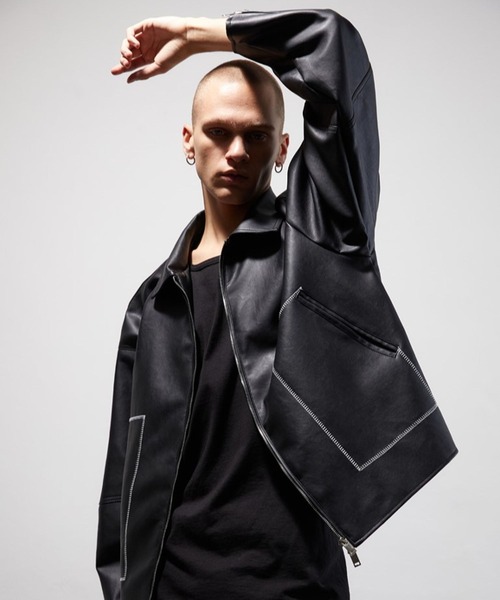 V2（ブイツー）の「V2／8142ステッチレザージャケット（ブルゾン・メンズ・ブラック・LARGE/MEDIUM）」の3枚目の写真