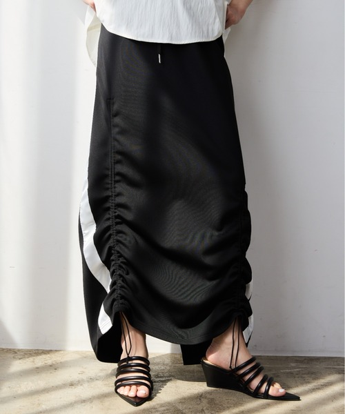 AIC.（エーアイシー）の「メニーベルトポインテッドトゥサンダル（サンダル・レディース・オフホワイト/ブラック・MEDIUM/LARGE/SMALL）」の10枚目の写真