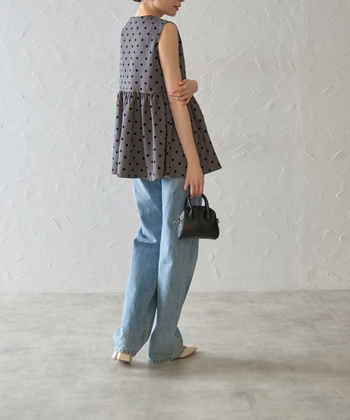 each（イーチ）の「フロッキードットペプラムジップアップノースリベスト（ベスト・レディース・グレー/ブラック/ネイビー・FREE）」の21枚目の写真