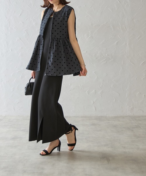 each（イーチ）の「フロッキードットペプラムジップアップノースリベスト（ベスト・レディース・グレー/ブラック/ネイビー・FREE）」の8枚目の写真