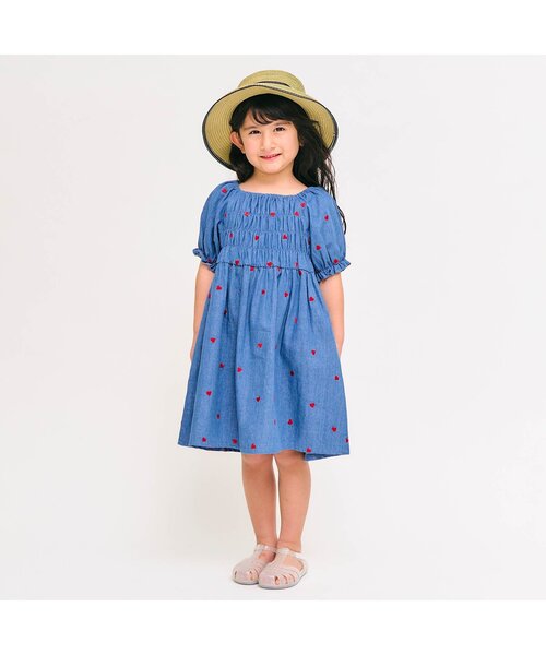 apres les cours（アプレレクール）の「【ジュニア対応】ハート刺繍シャーリングワンピース（ワンピース・キッズ・ブラック/インディゴブルー・140/130/120/110/100/90/80）」の3枚目の写真