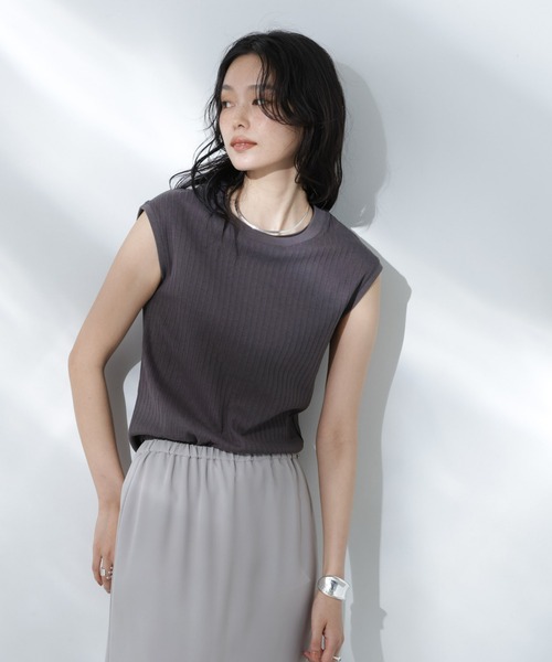 NANO universe（ナノユニバース）の「Anti Soaked(R) 汗染み防止リブノースリーブTシャツ（セットアップ可）（Tシャツ/カットソー・レディース・ブラック/カーキ/アイボリー/チャコール・S/M）」の3枚目の写真