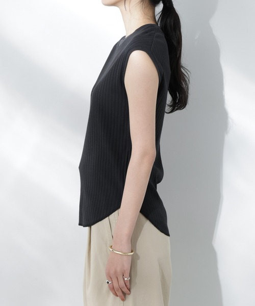 NANO universe（ナノユニバース）の「Anti Soaked(R) 汗染み防止リブノースリーブTシャツ（セットアップ可）（Tシャツ/カットソー・レディース・ブラック/カーキ/アイボリー/チャコール・S/M）」の14枚目の写真