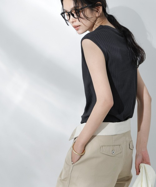 NANO universe（ナノユニバース）の「Anti Soaked(R) 汗染み防止リブノースリーブTシャツ（セットアップ可）（Tシャツ/カットソー・レディース・ブラック/カーキ/アイボリー/チャコール・S/M）」の7枚目の写真