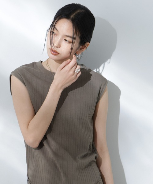 NANO universe（ナノユニバース）の「Anti Soaked(R) 汗染み防止リブノースリーブTシャツ（セットアップ可）（Tシャツ/カットソー・レディース・ブラック/カーキ/アイボリー/チャコール・S/M）」の20枚目の写真