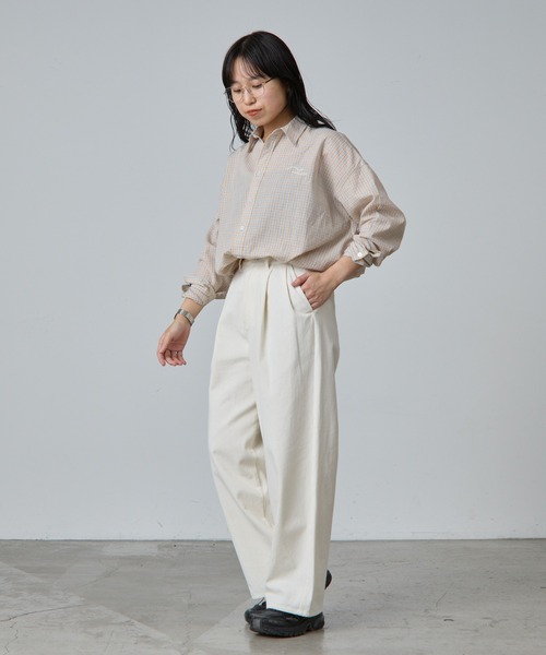 COLONY 2139（コロニートゥーワンスリーナイン）の「2タックコットンツイルストレートパンツ（その他パンツ・レディース・ネイビー/アイボリー/ブラック・MEDIUM/SMALL）」の9枚目の写真