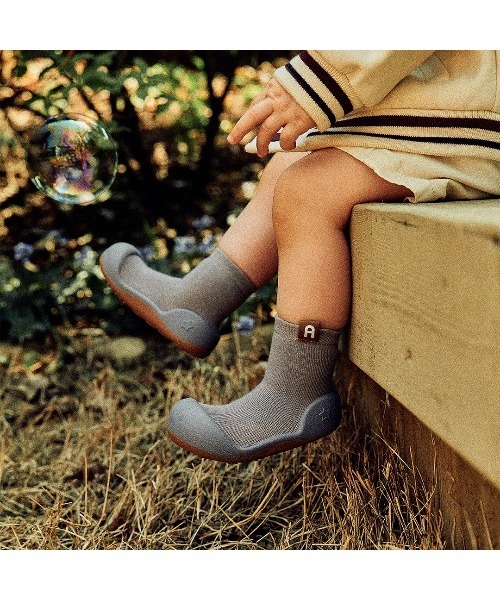 Attipas(アティパス)の「Attipas/Label ラベル(その他シューズ・キッズ・グレー/キャメル・11.5cm/12.5cm)」の13枚目の写真