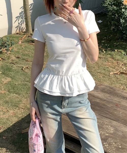 c.u.l(シーユーエル)の「ペプラム フリルレイヤードTシャツ culw823(Tシャツ/カットソー・レディース・ホワイト/ブラック・L/M)」の1枚目の写真