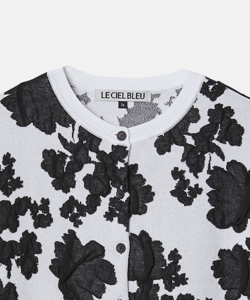 LE CIEL BLEU(ルシェルブルー)の「フラワージャカードカーディガン / Flower Jacquard Cardigan(カーディガン/ボレロ・レディース・チャコールグレー/ライトグリーン/オフホワイト・36)」の4枚目の写真