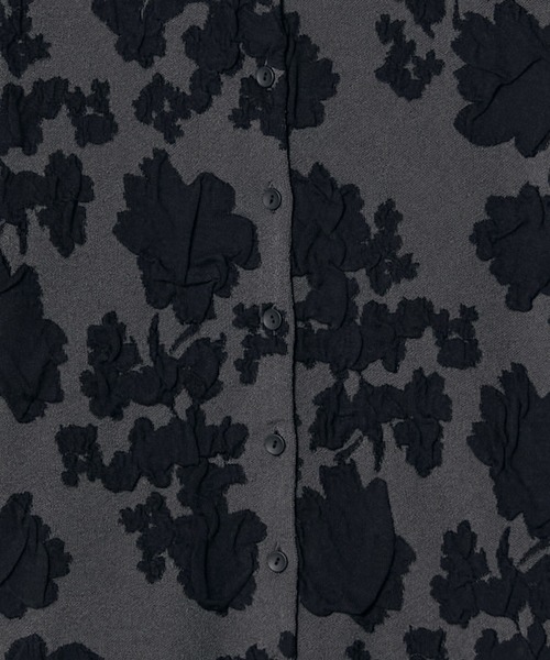 LE CIEL BLEU(ルシェルブルー)の「フラワージャカードカーディガン / Flower Jacquard Cardigan(カーディガン/ボレロ・レディース・チャコールグレー/ライトグリーン/オフホワイト・36)」の8枚目の写真