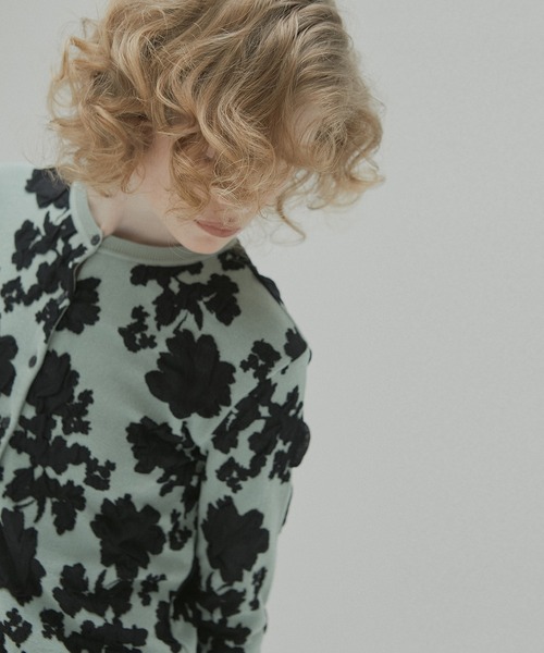 LE CIEL BLEU(ルシェルブルー)の「フラワージャカードカーディガン / Flower Jacquard Cardigan(カーディガン/ボレロ・レディース・チャコールグレー/ライトグリーン/オフホワイト・36)」の16枚目の写真
