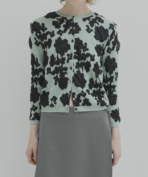 LE CIEL BLEU(ルシェルブルー)の「フラワージャカードカーディガン / Flower Jacquard Cardigan(カーディガン/ボレロ・レディース・チャコールグレー/ライトグリーン/オフホワイト・36)」の17枚目の写真