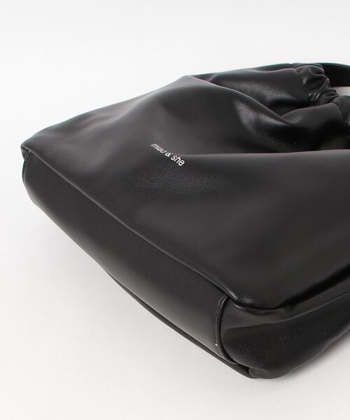 gossip！ロサンゼルス（ゴシップロサンゼルス）の「Y2K ギャザーフリル　トートバッグ 《通勤・通学に！》（ショルダーバッグ・レディース・ブラック/ブラウン・FREE）」の4枚目の写真