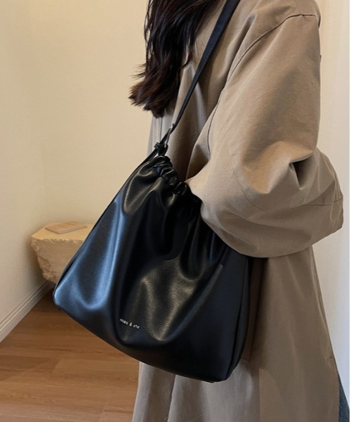 gossip！ロサンゼルス（ゴシップロサンゼルス）の「Y2K ギャザーフリル　トートバッグ 《通勤・通学に！》（ショルダーバッグ・レディース・ブラック/ブラウン・FREE）」の11枚目の写真