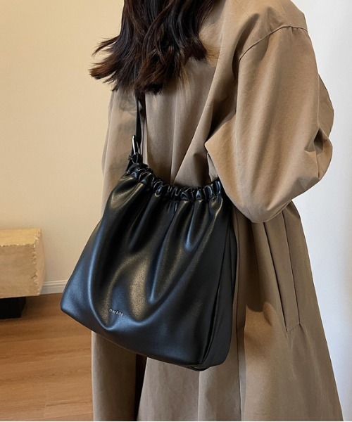 gossip！ロサンゼルス（ゴシップロサンゼルス）の「Y2K ギャザーフリル　トートバッグ 《通勤・通学に！》（ショルダーバッグ・レディース・ブラック/ブラウン・FREE）」の14枚目の写真