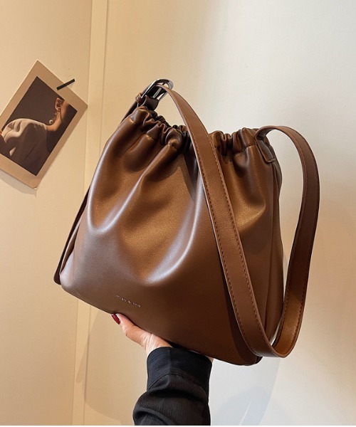 gossip！ロサンゼルス（ゴシップロサンゼルス）の「Y2K ギャザーフリル　トートバッグ 《通勤・通学に！》（ショルダーバッグ・レディース・ブラック/ブラウン・FREE）」の16枚目の写真