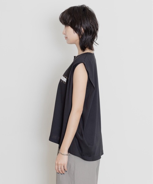 Eimee Law（エイミーロウ）の「リメイクショルダータック トップス（Tシャツ/カットソー・レディース・ダークグレー/ブラック/オフホワイト・FREE）」の16枚目の写真