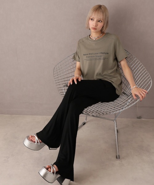 Girly Doll(ガーリードール)の「フロントロゴプリントクルーネックTシャツ(Tシャツ/カットソー・レディース・カーキ/ブラック/ホワイト・F)」の5枚目の写真