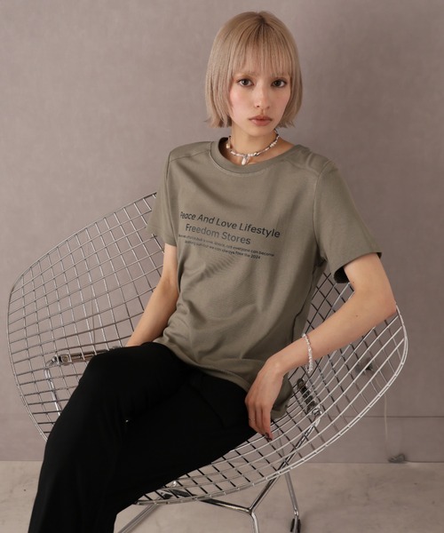 Girly Doll(ガーリードール)の「フロントロゴプリントクルーネックTシャツ(Tシャツ/カットソー・レディース・カーキ/ブラック/ホワイト・F)」の17枚目の写真