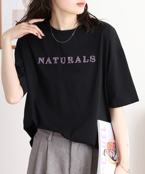BRODIAEA(ブローディア)の「BRODIAEA 歯ブラシ加工カラフルロゴ半袖Tシャツ(Tシャツ/カットソー・レディース・グレイッシュベージュ/オフホワイト/ピンク/ブラック・40)」の3枚目の写真