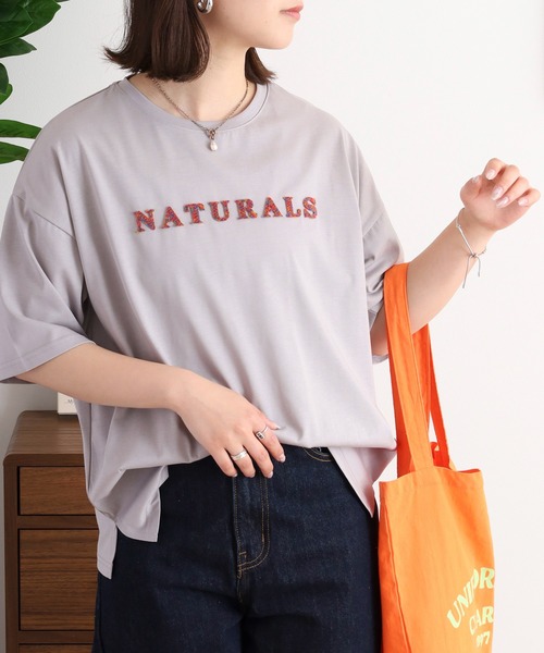 BRODIAEA(ブローディア)の「BRODIAEA 歯ブラシ加工カラフルロゴ半袖Tシャツ(Tシャツ/カットソー・レディース・グレイッシュベージュ/オフホワイト/ピンク/ブラック・40)」の13枚目の写真