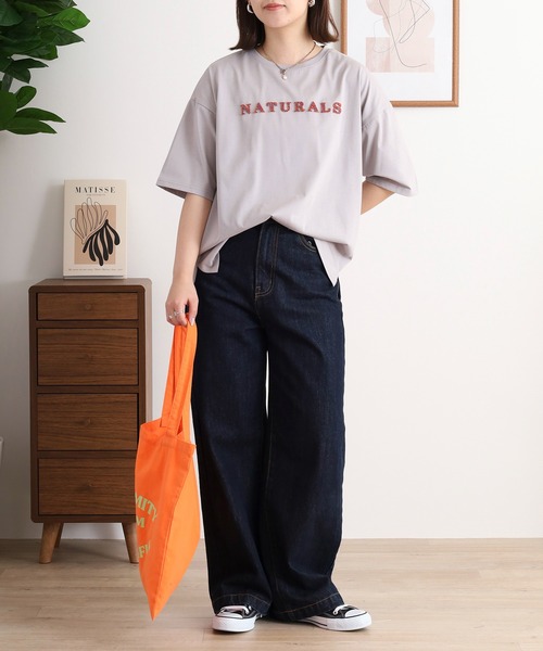 BRODIAEA(ブローディア)の「BRODIAEA 歯ブラシ加工カラフルロゴ半袖Tシャツ(Tシャツ/カットソー・レディース・グレイッシュベージュ/オフホワイト/ピンク/ブラック・40)」の16枚目の写真
