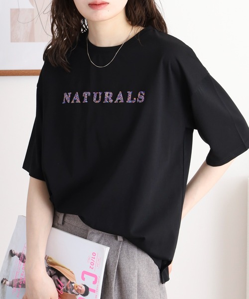 BRODIAEA(ブローディア)の「BRODIAEA 歯ブラシ加工カラフルロゴ半袖Tシャツ(Tシャツ/カットソー・レディース・グレイッシュベージュ/オフホワイト/ピンク/ブラック・40)」の9枚目の写真