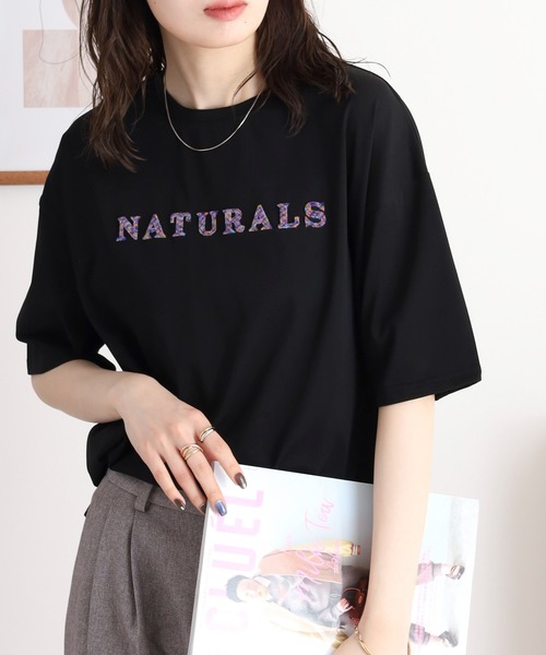 BRODIAEA(ブローディア)の「BRODIAEA 歯ブラシ加工カラフルロゴ半袖Tシャツ(Tシャツ/カットソー・レディース・グレイッシュベージュ/オフホワイト/ピンク/ブラック・40)」の10枚目の写真