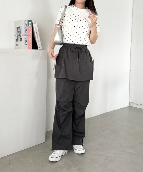 CLEA（クレア）の「レイヤードスカート付きナイロンパンツ（カーゴパンツ・レディース・ブラック/チャコールグレー・FREE）」の18枚目の写真