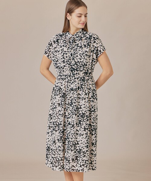 MACKINTOSH LONDON(マッキントッシュ ロンドン)の「【WEB・一部店舗限定】シルエットフラワーワンピース(ワンピース・レディース・ブラック/ベージュ・38)」の2枚目の写真
